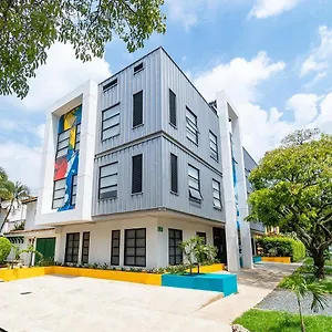 2* Hotel Ayenda Living Box